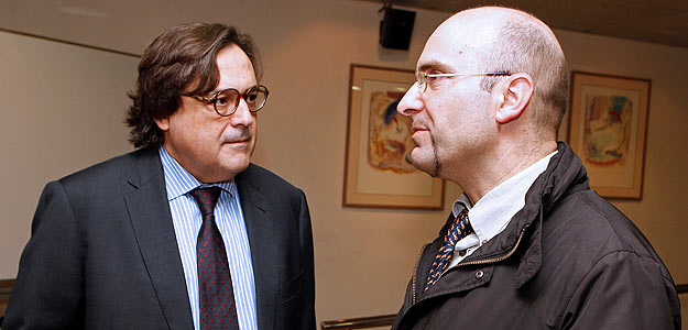 Los investigadores Cecilio Álamo y José Antonio López-Guerrero Los investigadores Cecilio Álamo y José Antonio López-Guerrero