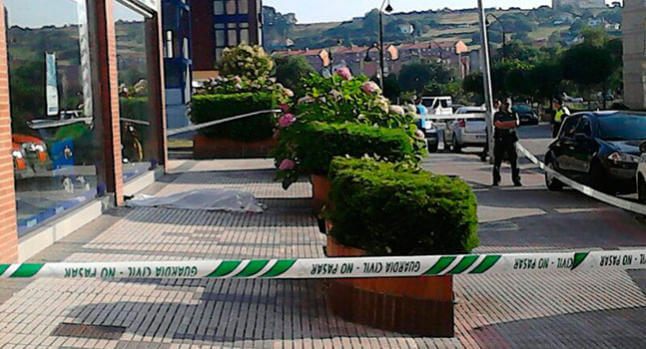Un hombre mata a su esposa, enferma de Alzheimer, y se suicida en Piedras Blancas