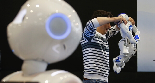 Robots y atención de adultos mayores y enfermos de Alzheimer
