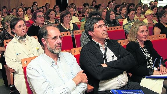 Un momento de la II Jornada de Alzheimer, dirigida a profesionales, ayer. / A. Tanarro
