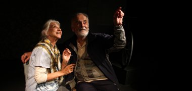 Obra de teatro explora vida conyugal en la tercera edad. Amor en tiempos de Alzheimer: Un Jardín Secreto