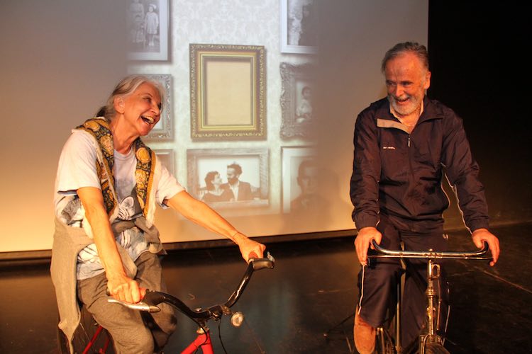 Obra de teatro explora vida conyugal en la tercera edad. Amor en tiempos de Alzheimer: Un Jardín Secreto