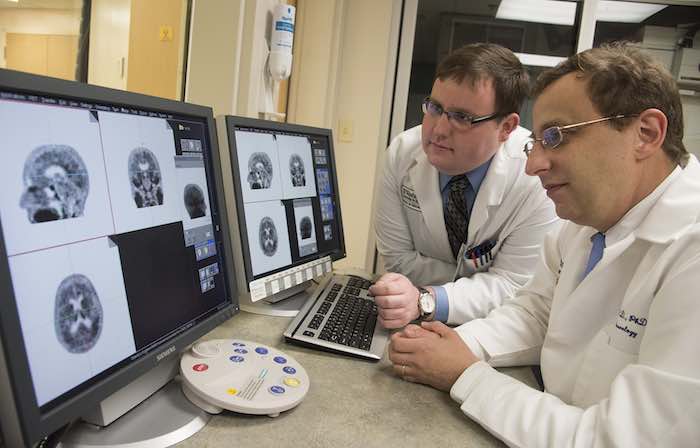 Mejora de Diagnóstico del Alzheimer Avanzado Mejora de Diagnóstico del Alzheimer Avanzado