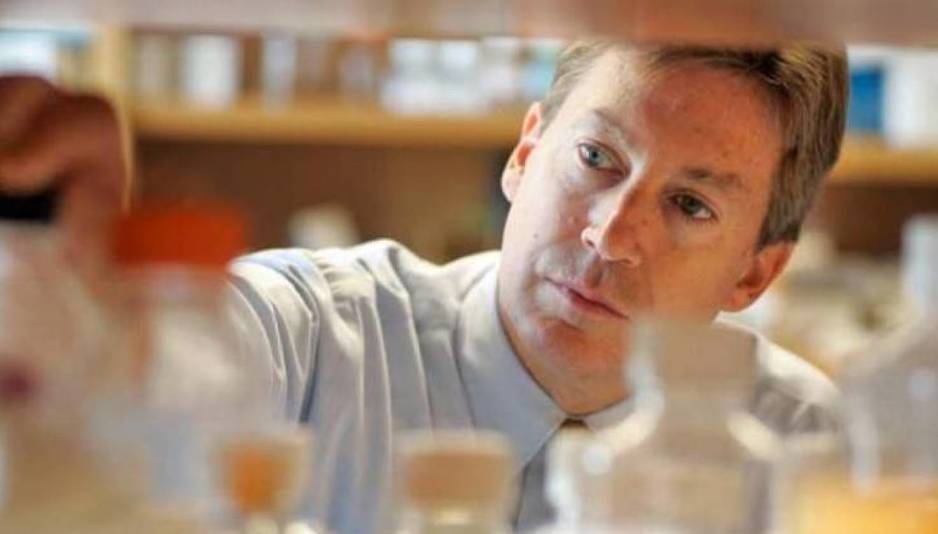 Aseguran haber revertido los efectos del alzhéimer en un grupo reducido de pacientes. Ha salido en Aging y el principal investigador es Dale Bredesen.